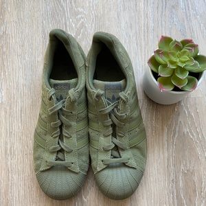 Adidas Sneakers